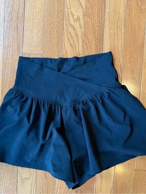 OFFLINE By Aerie Real Me Crossover Flowy Short  size small